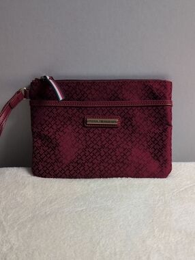Tommy Hilfiger Wine Red Textured Wristlet Clutch
